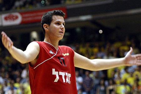 גיא פניני חתם בז’לז’ניק המופרם עד תום העונה