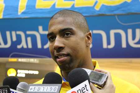 הנדריקס: “אקריב את עצמי למען מכבי”