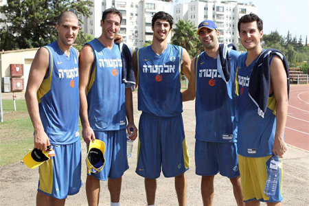 נציגי הנבחרת הצטרפו לאימונים, שחורציאניטיס ינחת ביום א’