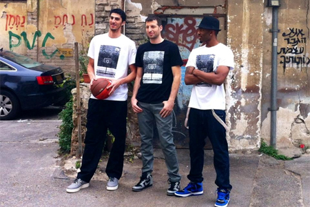 אליהו, לנגפורד ופאפאלוקאס דיגמנו לנייקי