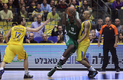 Maccabi 2 – 1 in Series After 65 – 62 Win