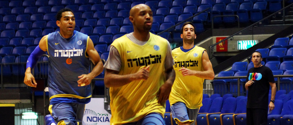 דיוויד בלו ערך בדיקות ואימון ראשון