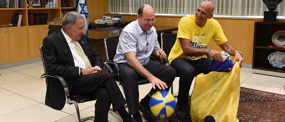 שמעון מזרחי ודורון ג’מצ’י התארחו אצל שר הביטחון
