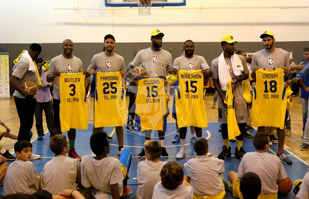 עמרי כספי וכוכבי ה-NBA קיימו סדנת כדורסל למחלקת הנוער