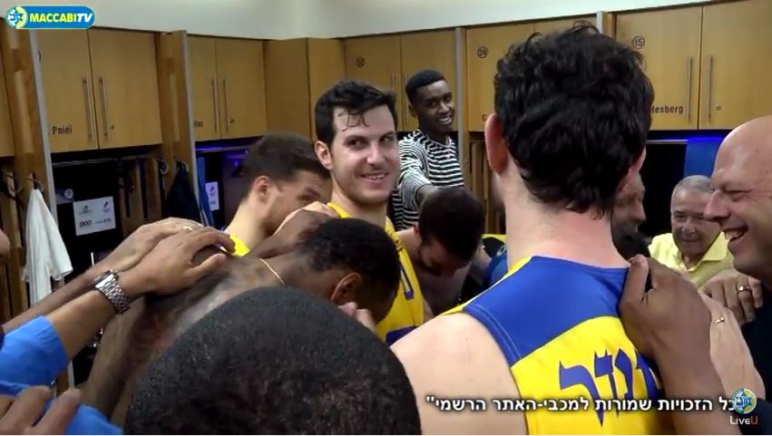 שניות לאחר הדרמה: צפו בוידאו בלעדי מחדר ההלבשה אחרי הניצחון על ירושלים