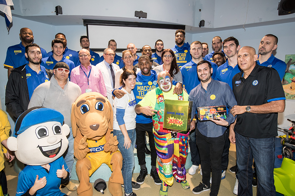 Maccabi visits “Schneider” hospital, Spahija: “This is the game of life”