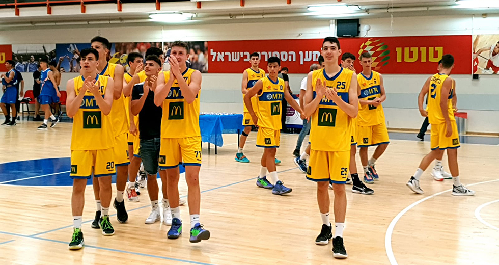 הנערים זכו באליפות והשלימו דאבל
