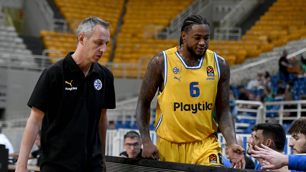 Maccabi loses 81:87 to Anadolu Efes to end preparation