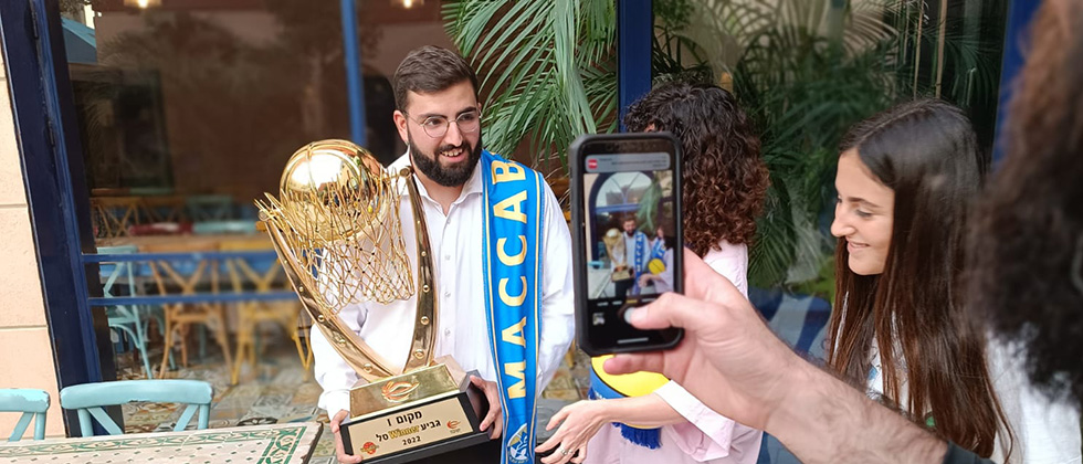 גביע ווינר קפץ לביקור בבית השנטי