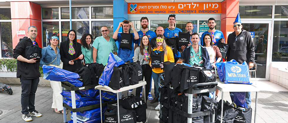 מרבים בשמחה גם בבית החולים לילדים