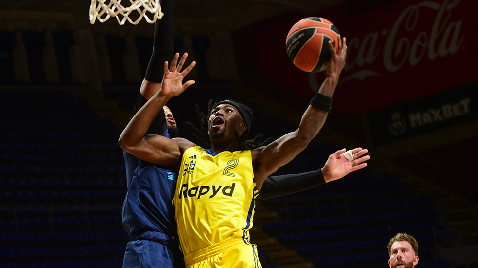 Maccabi handles Zenit 102-77 in preseason play